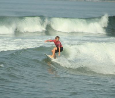Colimenses entran a programa especial de Surfing