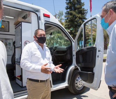 Ternium dona ambulancia  y kits para la protección de personal médico en Aquila