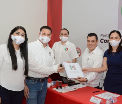 Unidad y cohesión, pide José Manuel Romero al registrarse para dirigir al priismo en Colima