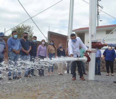 Rafael Mendoza inaugura pozo que garantiza suministro de agua a Quesería