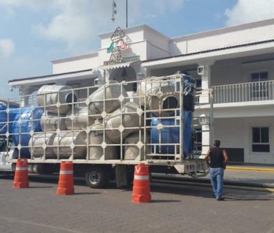 6 de Enero entrega de tinacos y cisternas: Salvador Bueno