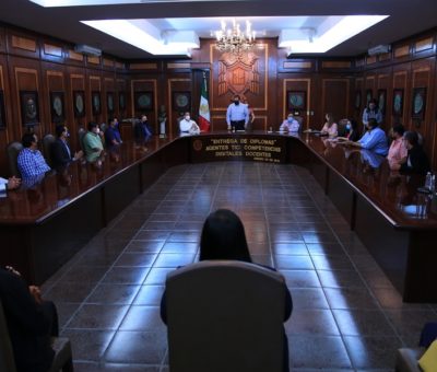 Destaca rector compromiso y esfuerzo de docentes ante pandemia