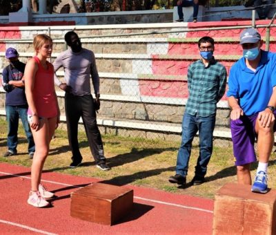 Realizan clínica de atletismo Irving “Boo” Schexnayder en Colima