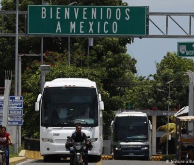 Por COVID-19, anuncia México restricciones en sus fronteras