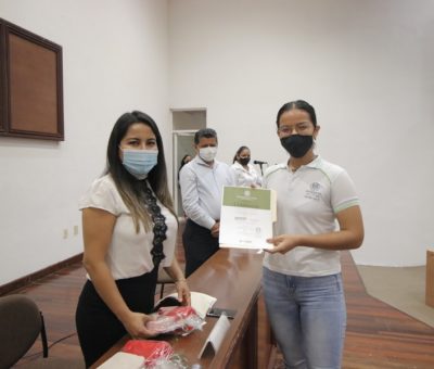 Realizan en Manzanillo noveno concurso de “Lectura en voz alta”
