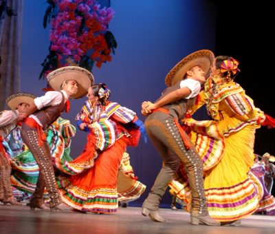En vivo, Ballet Folklórico de la Universidad de Colima