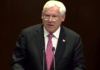 El secretario de agricultura omite hablar de la pobreza en el sector rural