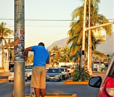 El Ayuntamiento elimina la contaminación visual en espacios públicos de Manzanillo
