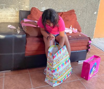 Con apoyo del Ayuntamiento de Manzanillo reciben regalos 150 menores de casas hogares