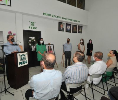 Devela rector retratos de las tres últimas presidentas de la FEUC