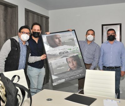 Visitan a rector cineastas ganadores de una Venus de Plata y un Ariel