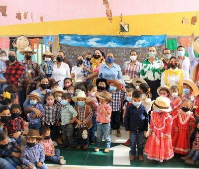Realizan festejo charrotaurino en la Estancia Infantil