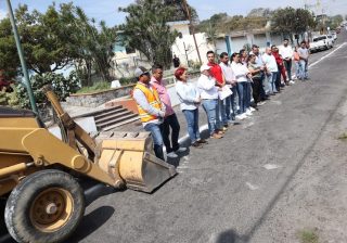 Gaby Mejía da inicio a obras de rehabilitación en Quesería