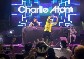 Disfrutan jóvenes del Festival del DJ en Las Fiestas de Mayo