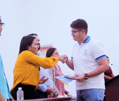Realizan etapa regional de Concurso de Lectura en Voz Alta, en Manzanillo
