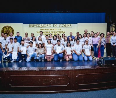 Egresan 115 nuevos bachilleres de la UdeC