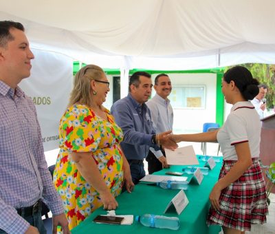 Egresan jóvenes de los bachilleratos 19, 31 y 24, de Cerro de Otega y Cofradía de Juárez