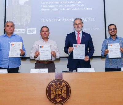 Imparte Master Class secretario de Turismo de Guanajuato, en la UdeC