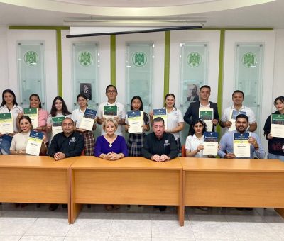 Premian a estudiantes que ganaron concursos de Oratoria, Declamación y Medio Ambiente