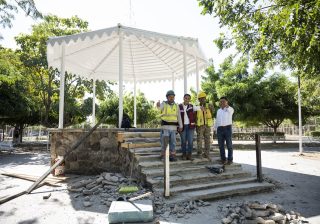 Supervisa Griselda Martínez trabajos de remodelación del jardín de la colonia Marimar II