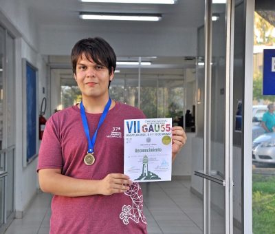 Gana estudiante medalla de oro en Concurso Nacional de Matemáticas