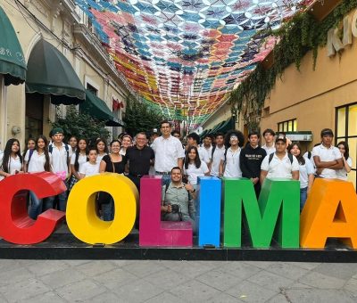 Conocen bachilleres riqueza histórica del centro de Colima
