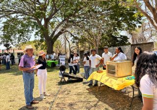 Presentan estudiantes proyectos finales, en el Bachillerato 27