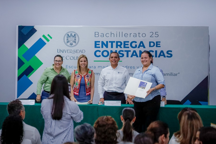 UdeC, comprometida con el desarrollo integral de las y los jóvenes: Rector