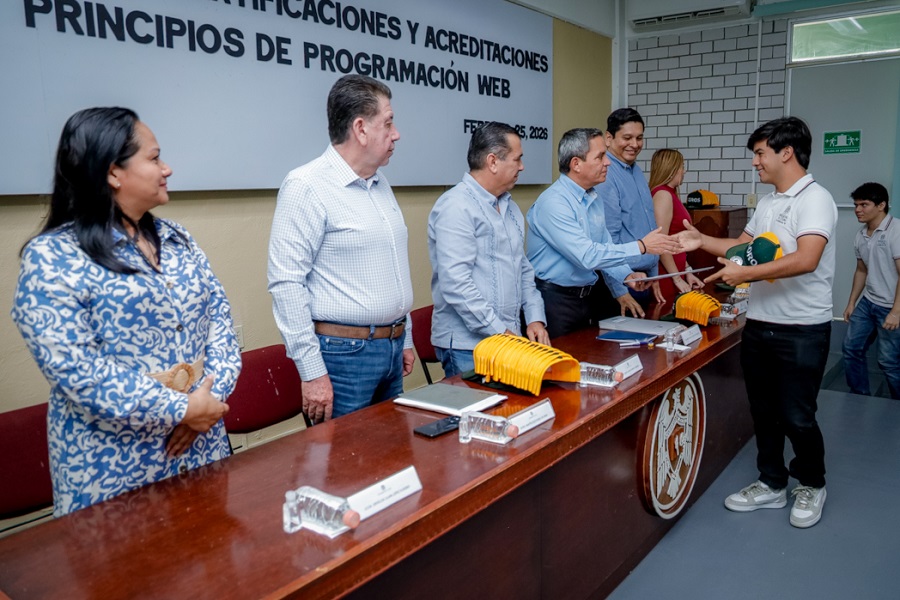 Certifica UdeC a 43 bachilleres en competencias digitales