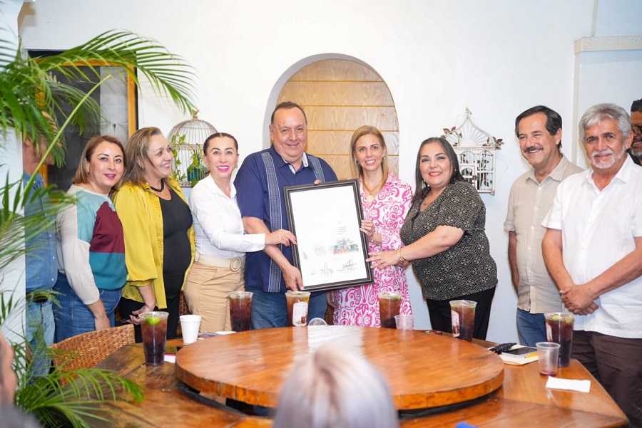 ‎Homenajean VdeA y Comala ‎a Jorge Rocha