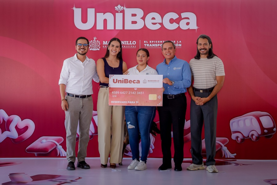 Reciben estudiantes de educación superior apoyo de UniBecas, en Manzanillo
