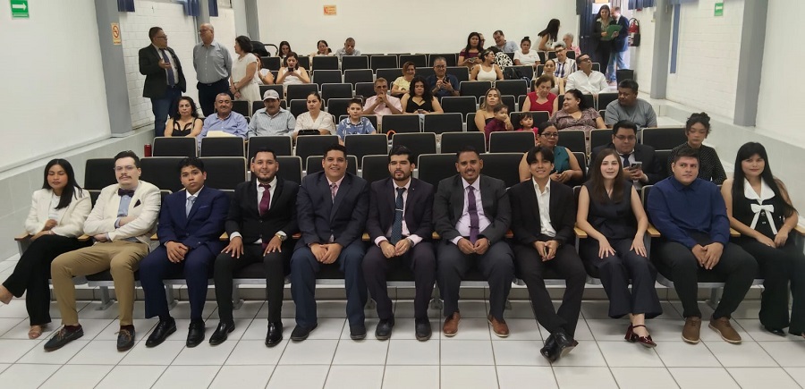 Se titulan 14 egresados de Ingeniería en Sistemas Computacionales de la UdeC