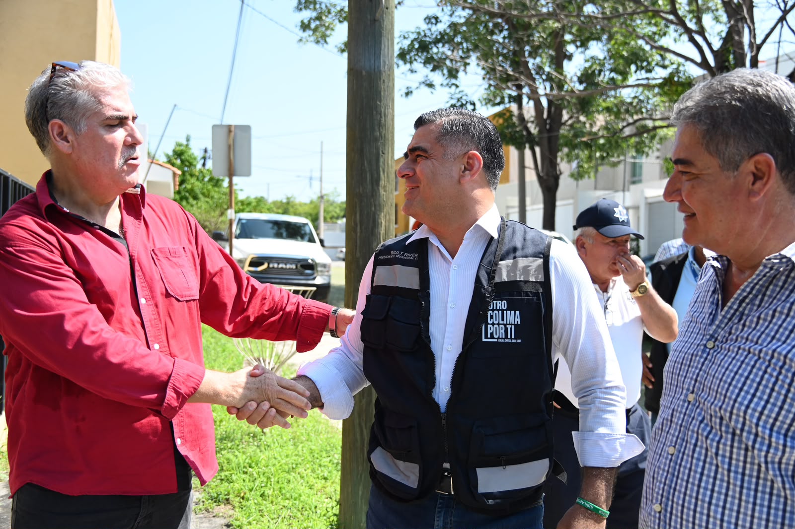 Cumple Riult Rivera compromisos; arranca obras de pavimentación en Vista Hermosa y El Diezmo