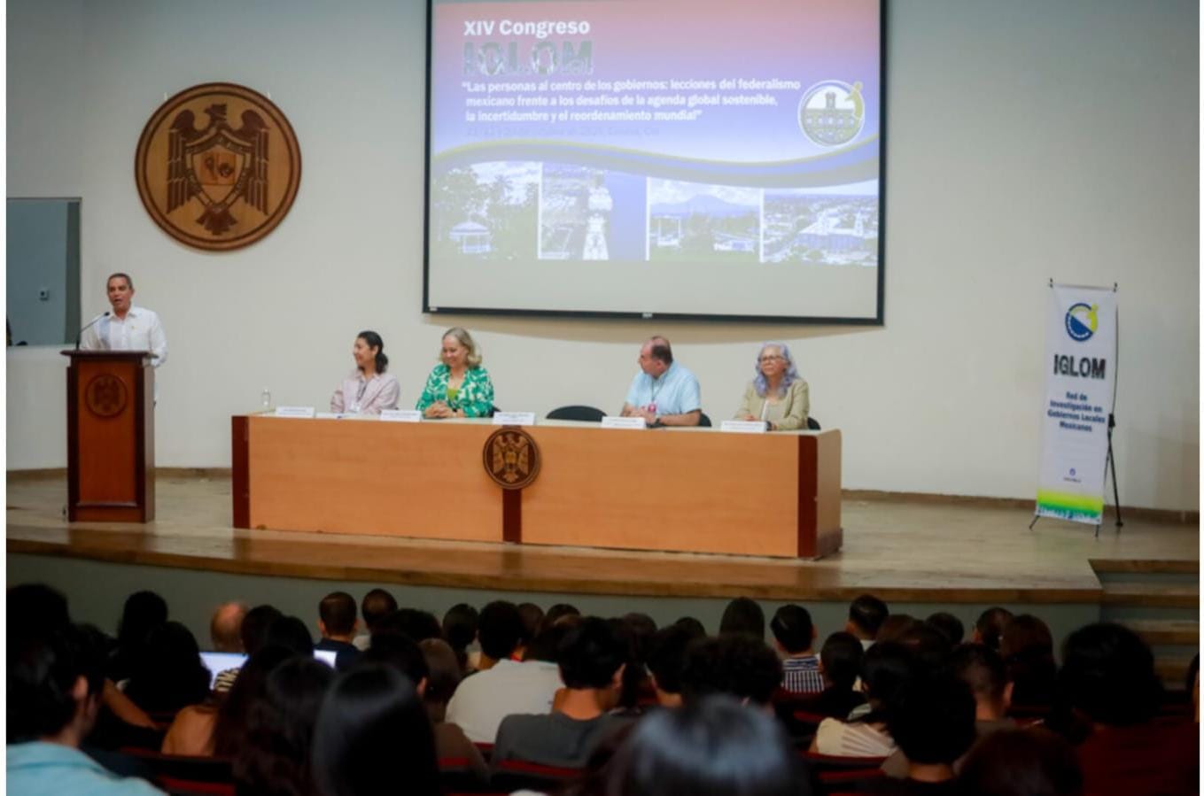 Analizan en la UdeC cómo responder desde los municipios a los desafíos sociales
